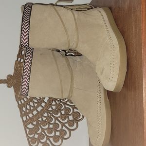 TOMS Boots